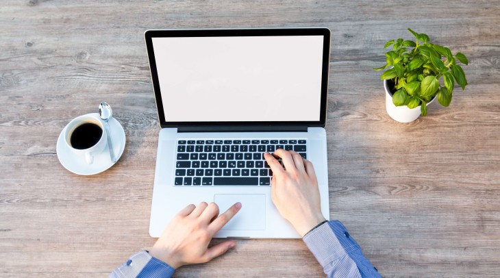 Comment faire des crochets avec les touches d'un clavier Mac ?